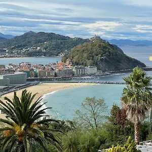 https://usandizaga-apartment-second-line-beach-with-garage.sansebastianhotels.net